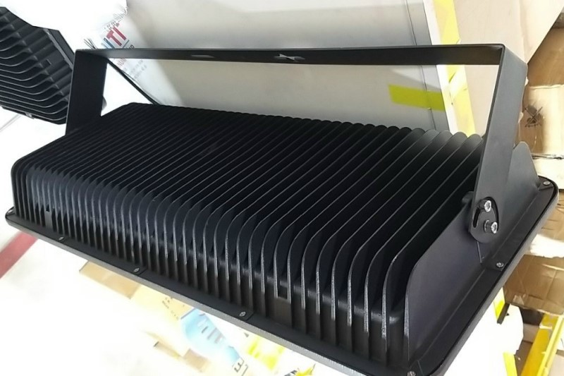 Tản nhiệt đèn pha cốc cob